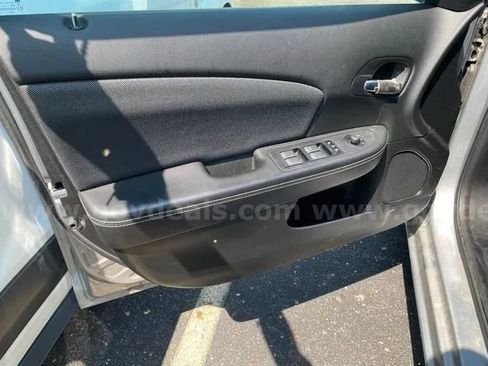 Used 2013 Dodge Avenger SE FWD image 10