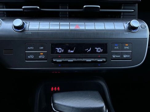 Used 2025 Hyundai Kona SEL image 28