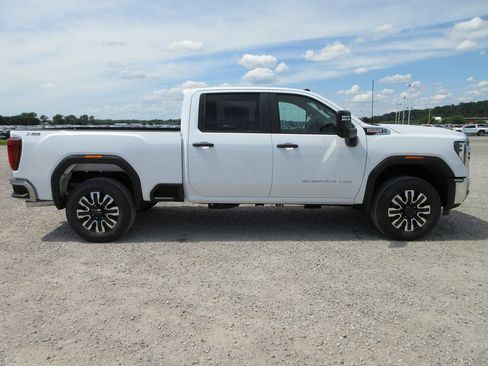 New 2026 GMC Sierra 2500 Pro AWD/4WD image 3
