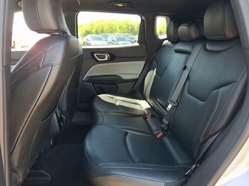 Used 2025 Jeep Compass Limited AWD/4WD image 18