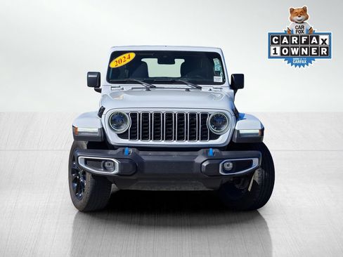 Used 2024 Jeep Wrangler Unlimited Sahara AWD/4WD image 2