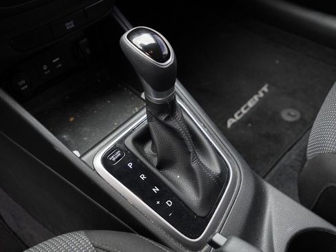 Used 2022 Hyundai Accent SE FWD image 15