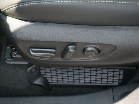 Used 2026 Toyota Sienna Limited FWD image 20