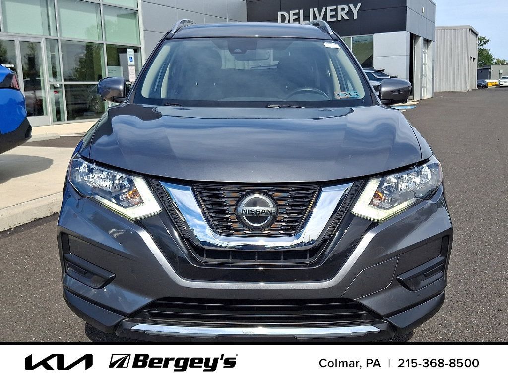 Used 2019 Nissan Rogue SV w/ Premium Package AWD/4WD image 2