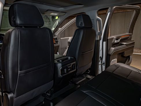 Used 2024 GMC Sierra 3500 Denali w/ Denali Reserve Package image 26