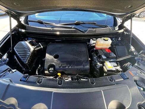 Used 2023 Chevrolet Traverse LT image 28