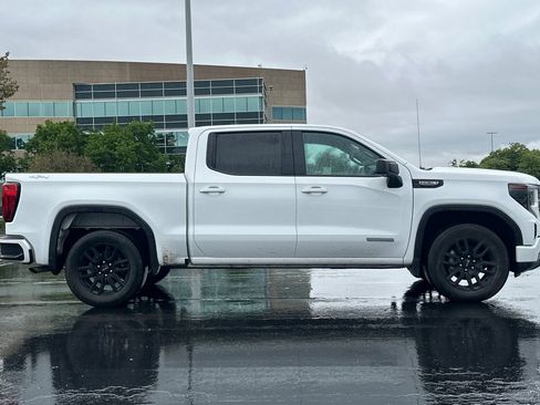 Used 2023 GMC Sierra 1500 Elevation AWD/4WD image 2