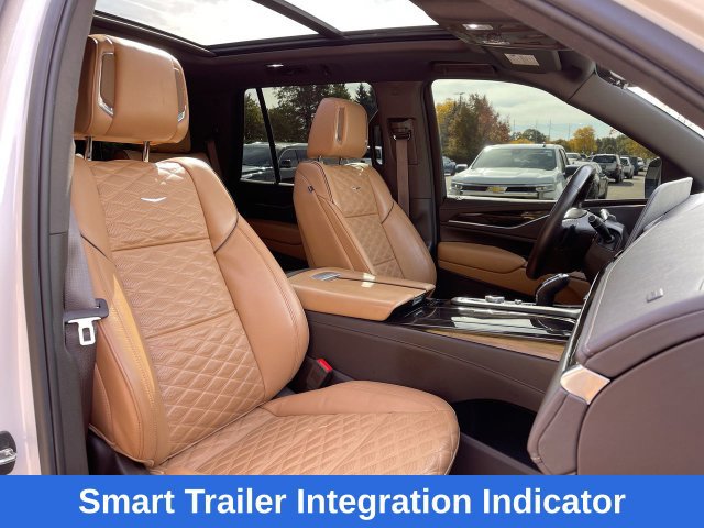 Used 2023 Cadillac Escalade Premium Luxury w/ Performance Package AWD/4WD image 30