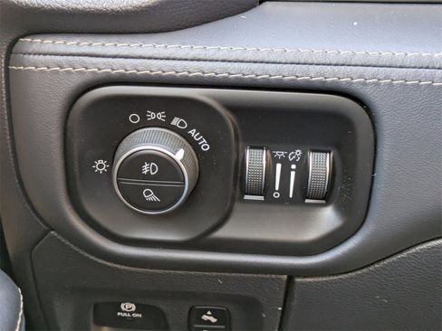 Used 2020 RAM 1500 Limited w/ Bed Utility Group image 26