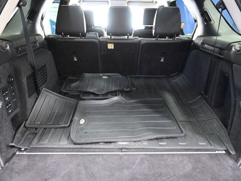 Used 2018 Land Rover Discovery HSE Luxury image 35