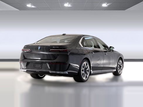 Used 2026 BMW i7 eDrive50 RWD image 8