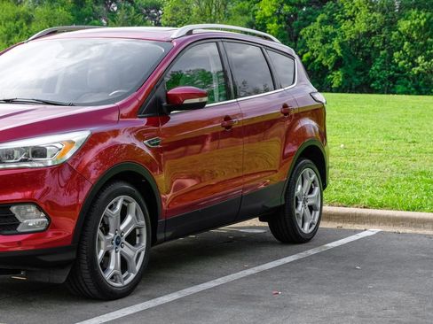Used 2017 Ford Escape Titanium w/ Equipment Group 301A FWD image 9