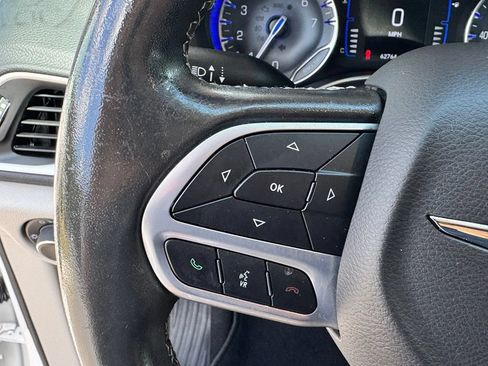 Used 2023 Chrysler Voyager LX FWD image 14