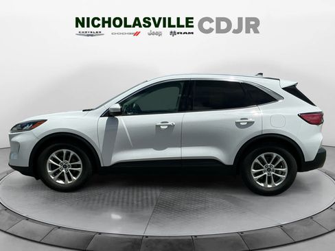 Used 2021 Ford Escape SE w/ Convenience Package FWD image 2