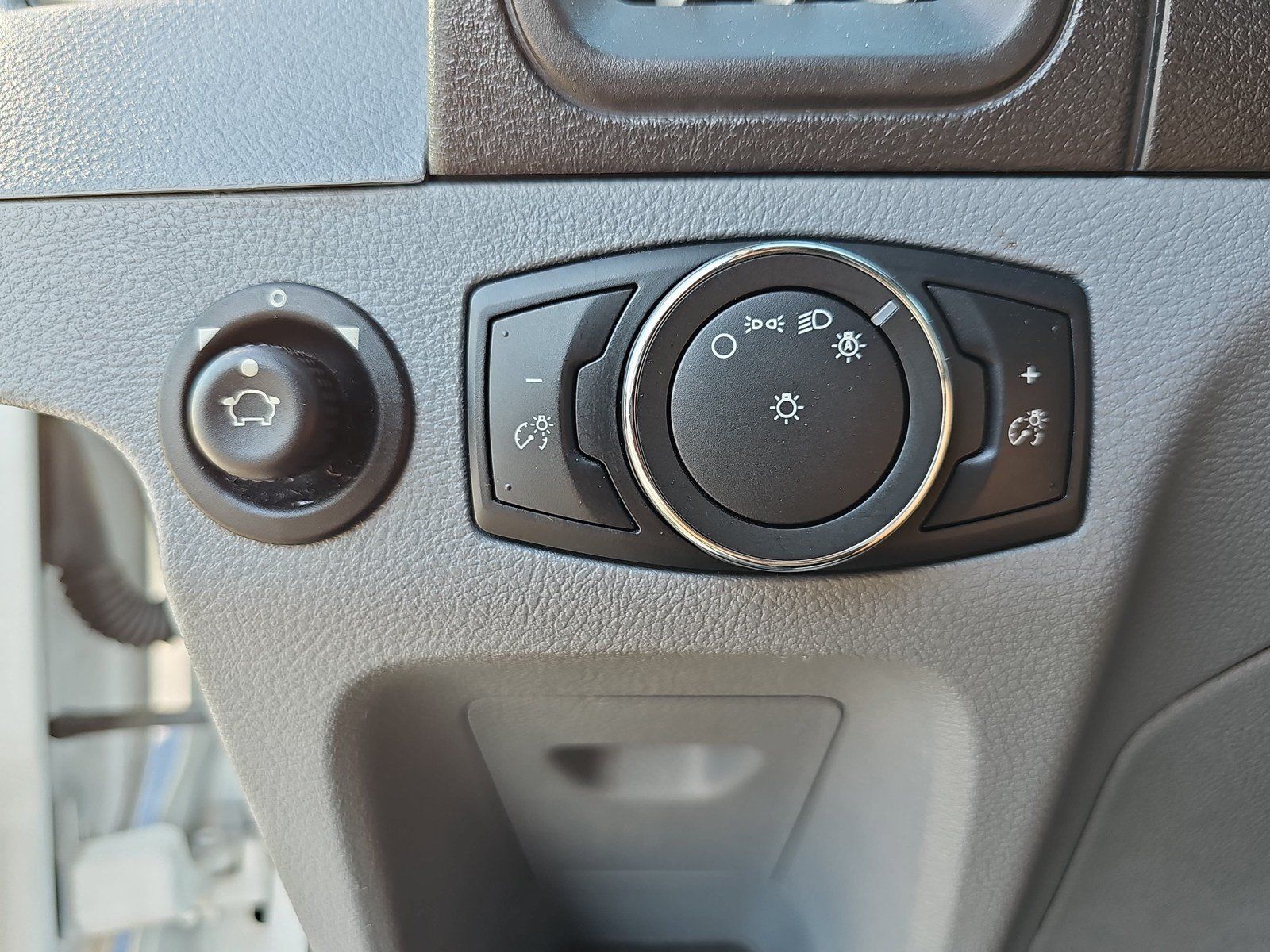 Used 2019 Ford Transit 350 XLT RWD image 24