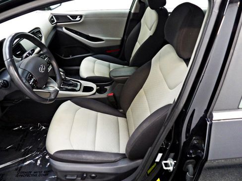 Used 2017 Hyundai Ioniq SEL image 8