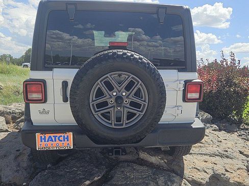 Used 2025 Jeep Wrangler Unlimited Sport AWD/4WD image 6
