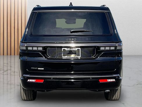 New 2026 Jeep Grand Wagoneer Limited AWD/4WD image 8