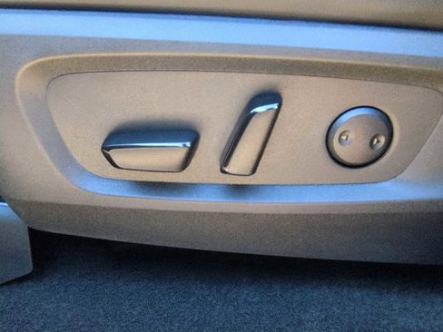 Used 2022 Nissan Pathfinder SL image 18