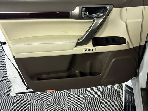 Used 2019 Lexus GX 460 Premium image 11