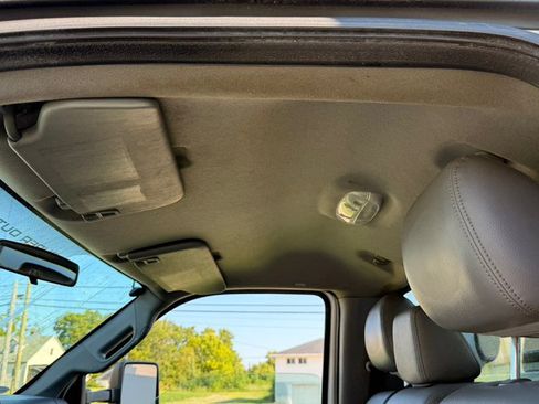 Used 2015 Ford F550 2WD Regular Cab Super Duty image 17