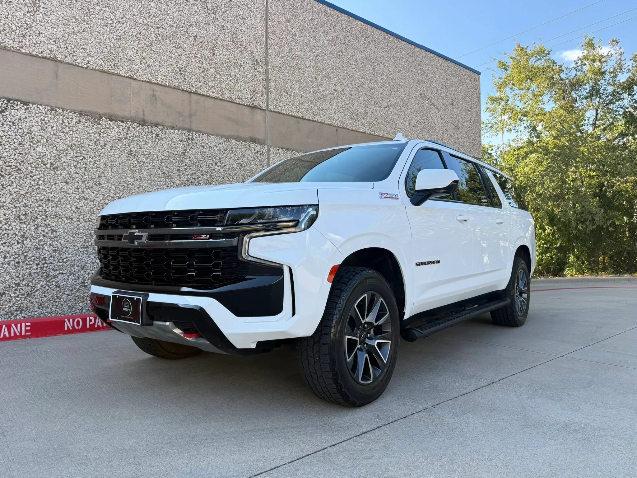 Used 2021 Chevrolet Suburban Z71 AWD/4WD image 2