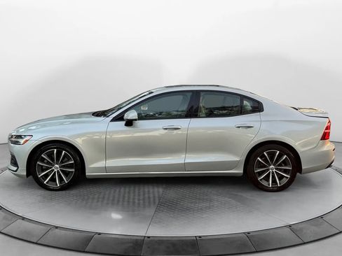 Used 2021 Volvo S60 T5 Momentum image 7