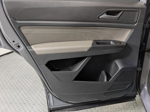 Used 2021 Volkswagen Atlas Cross Sport SE w/ Panoramic Sunroof Package image 17