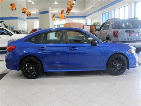 Used 2023 Honda Civic Sport image 4
