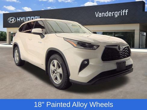 Used 2021 Toyota Highlander LE image 8