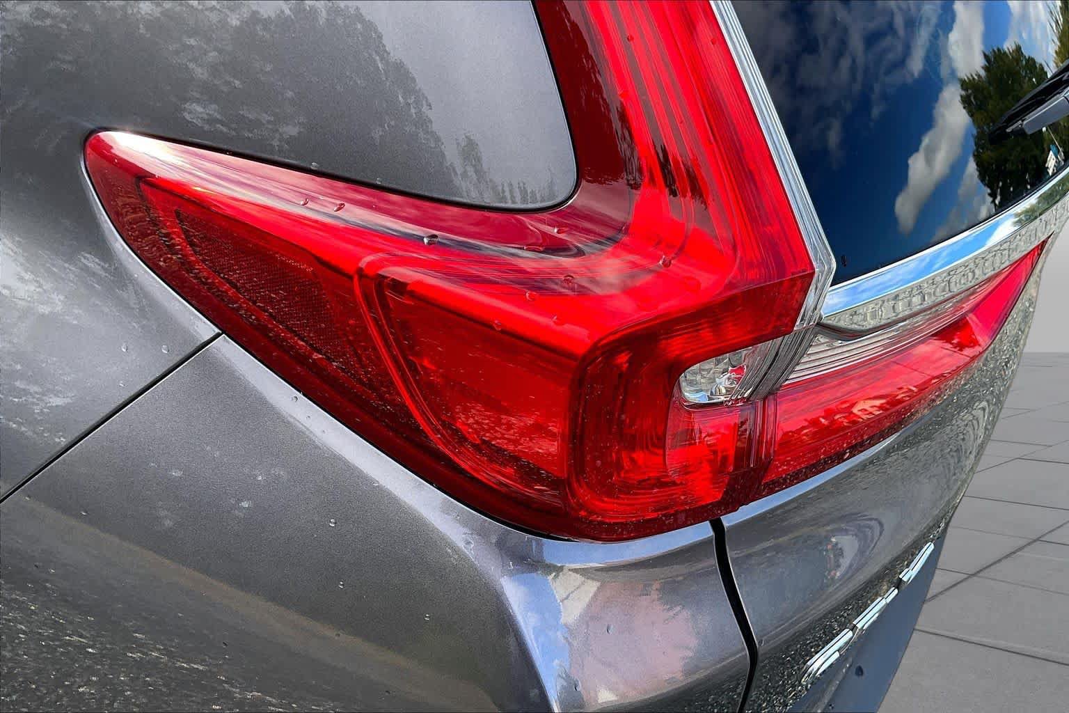Used 2018 Honda CR-V Touring image 29
