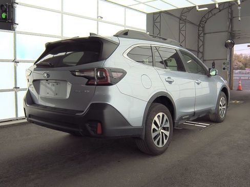 Used 2022 Subaru Outback Premium image 32