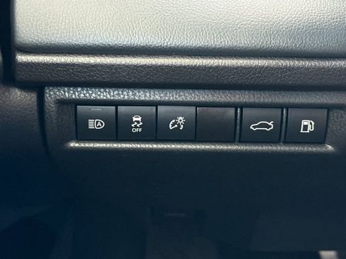 Used 2025 Toyota Camry XSE FWD image 38