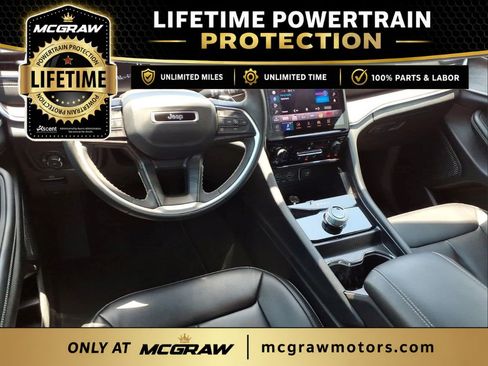 Used 2025 Jeep Grand Cherokee Limited RWD image 12