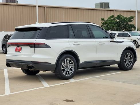 Used 2022 Lincoln Aviator AWD w/ Class IV Trailer Tow Package image 5