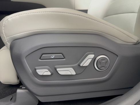 Used 2025 Hyundai Santa Fe Calligraphy FWD image 16