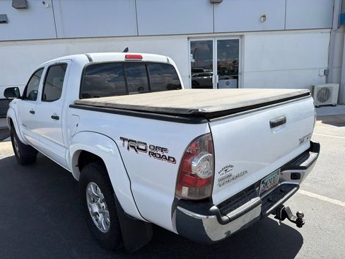 Used 2015 Toyota Tacoma PreRunner w/ TRD Off-Road Package RWD image 5