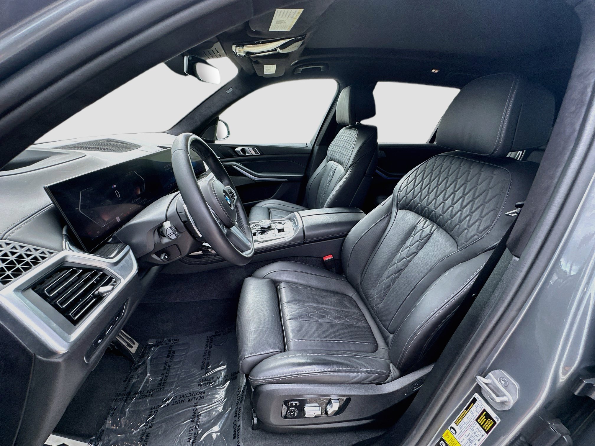 Used 2024 BMW X7 xDrive40i w/ M Sport Package AWD/4WD image 19