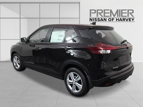 New 2025 Nissan Kicks Play S image 3