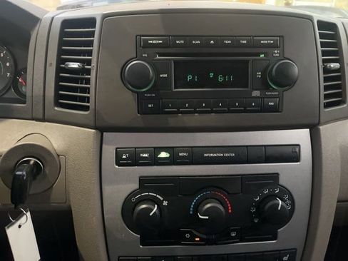 Used 2005 Jeep Grand Cherokee Laredo image 11