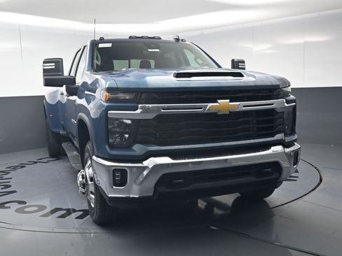 New 2026 Chevrolet Silverado 3500 LT w/ All Star Edition AWD/4WD image 3