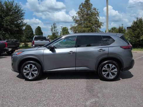 Used 2021 Nissan Rogue SV FWD image 3