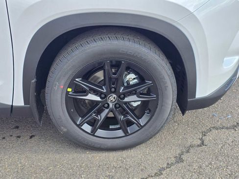 New 2026 Toyota Grand Highlander Limited image 9