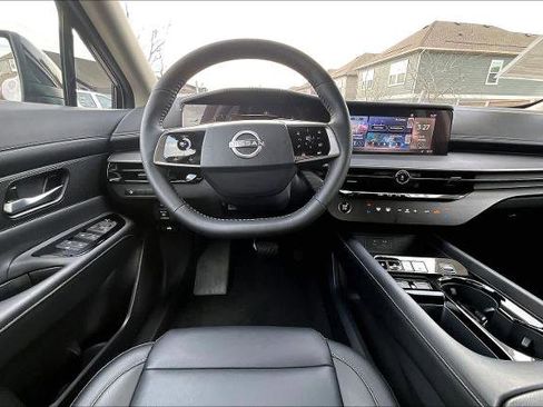 Certified 2025 Nissan Murano SV FWD image 6