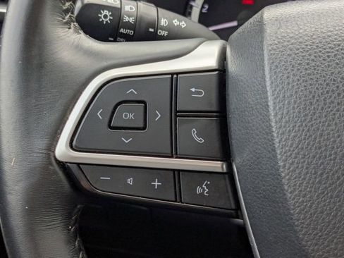 Used 2023 Toyota Highlander LE AWD/4WD image 27