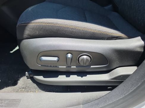 Used 2024 Chevrolet Equinox LT AWD/4WD image 17