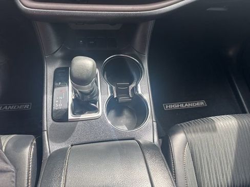 Used 2019 Toyota Highlander Plus image 23
