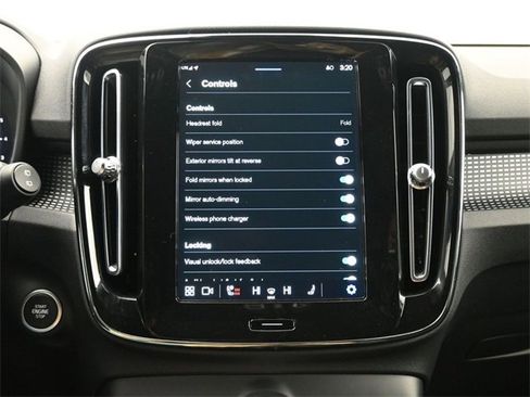 Used 2023 Volvo XC40 B5 Plus w/ Protection Package Premier image 15