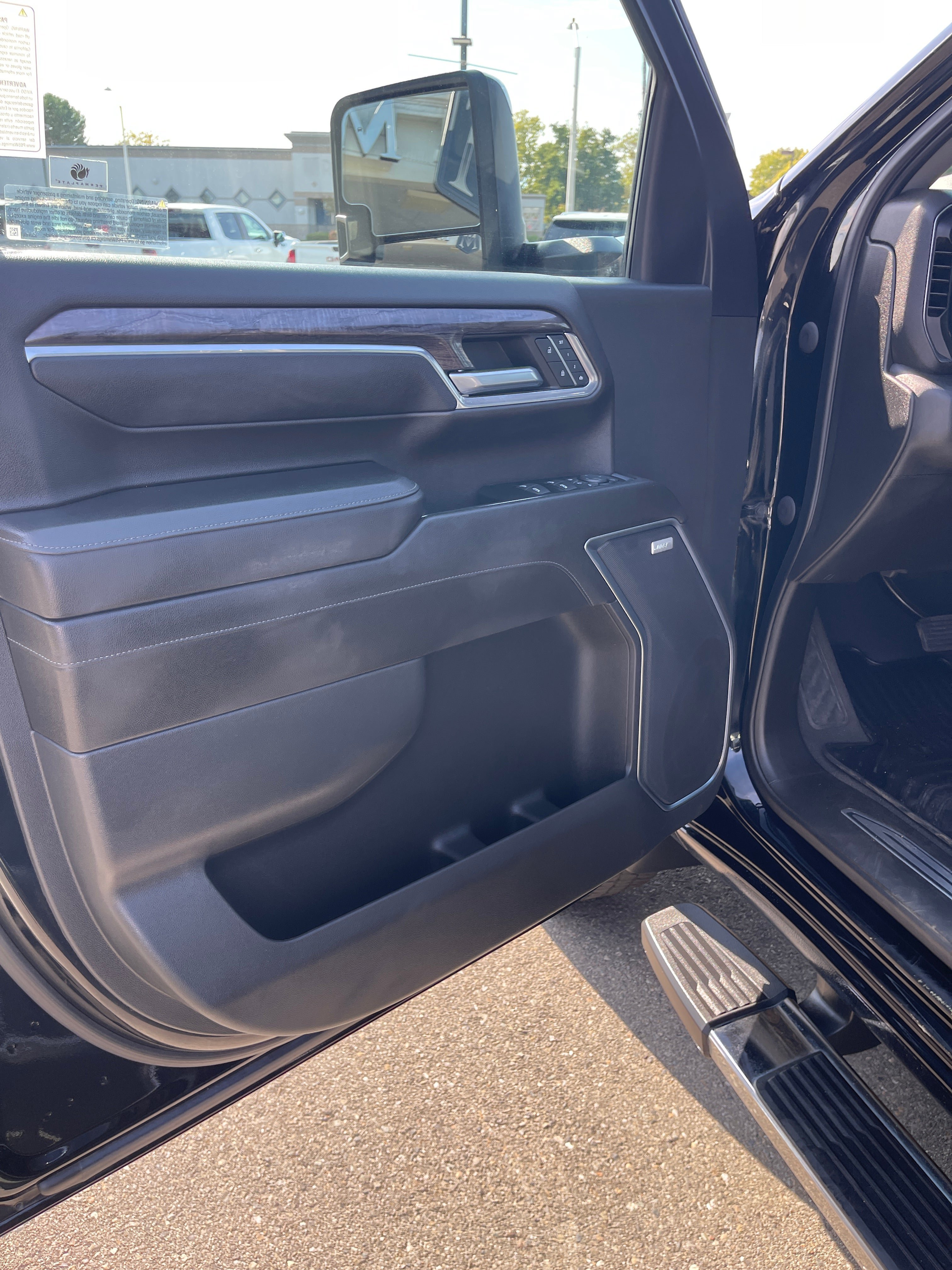 Used 2024 Chevrolet Silverado 2500 LTZ w/ LTZ Plus Package AWD/4WD image 9