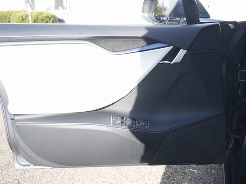 Used 2021 Tesla Model S Long Range Plus image 25